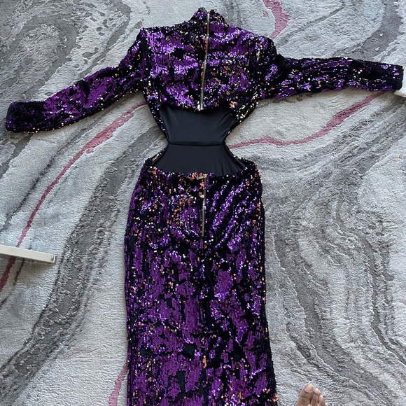 Dress - Picture 2 of 4